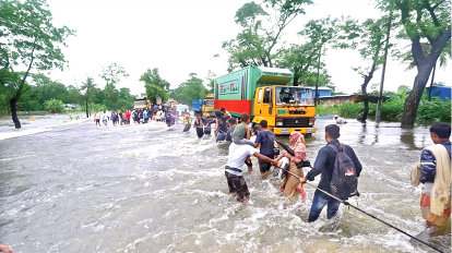 প্রায় অর্ধকোটি মানুষ বন্যায় ক্ষতিগ্রস্ত, নিহত ১৩